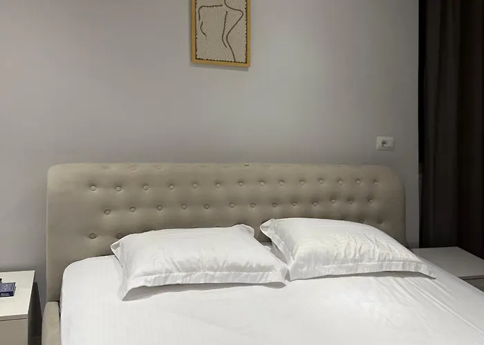 Sol Heart Of Blloku דירה