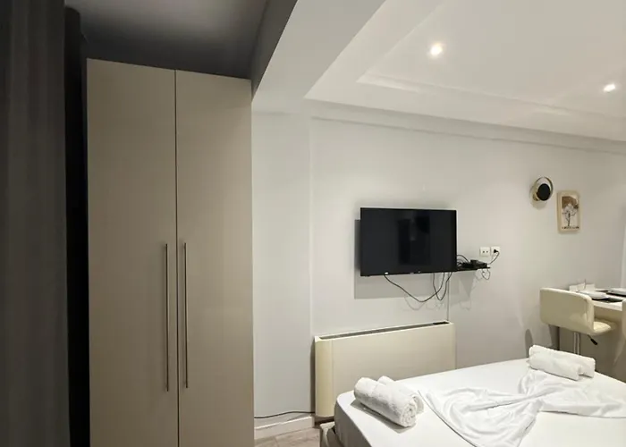 Sol Heart Of Blloku Апартаменты Тирана